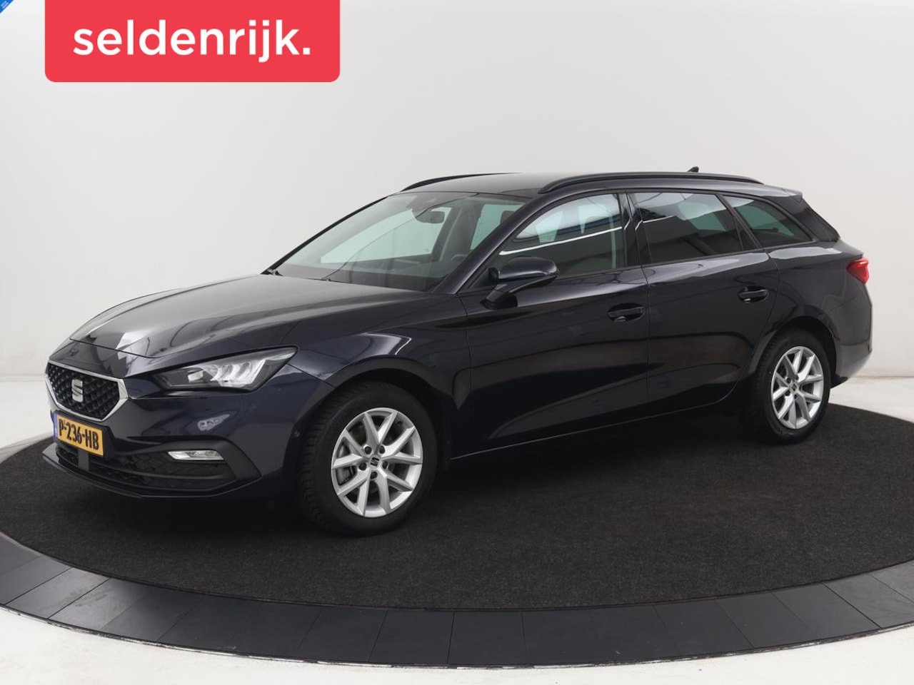SEAT Leon - 1.0 eTSI Style Business Intense | Carplay | Camera | Adaptive cruise | Navigatie | DAB | F - AutoWereld.nl