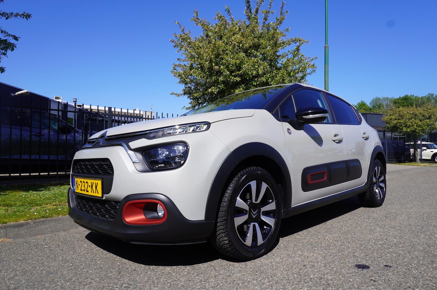 Citroën C3 - 1.2 PureTech 83pk S&S C-Series LM Navigatie - AutoWereld.nl