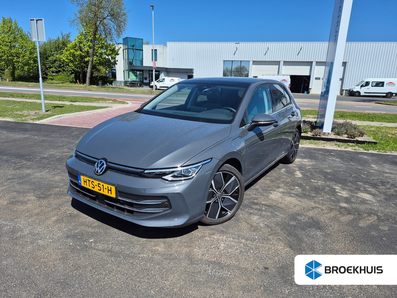 Volkswagen Golf - 1.5 eHybrid Style Edition204PK | Glazen panorama-dak | Achteruitrijcamera | Dode hoek dete - AutoWereld.nl