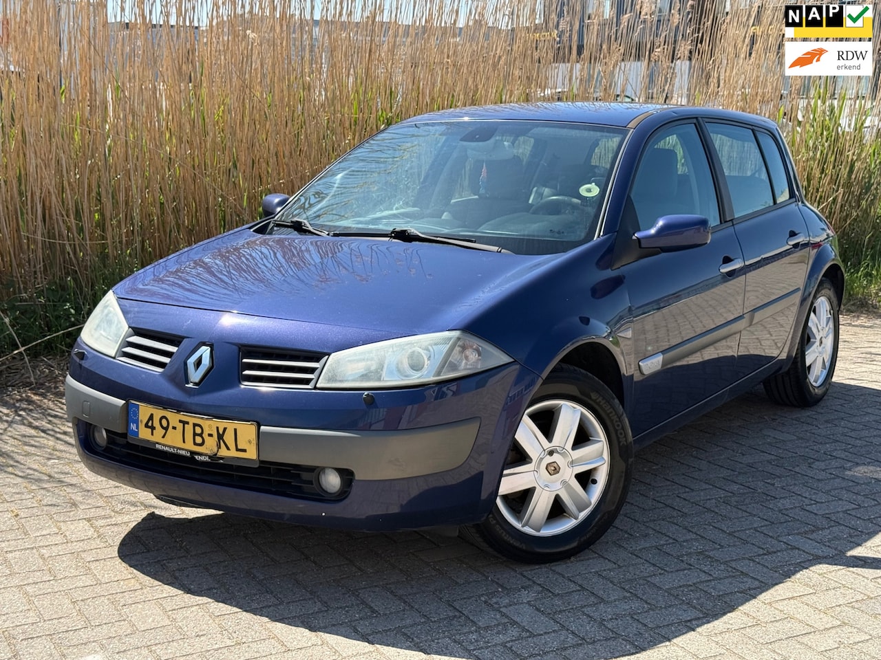 Renault Mégane - 2.0-16V Tech Line Airco Cruise 5D Apk tot 24-12-2026 - AutoWereld.nl