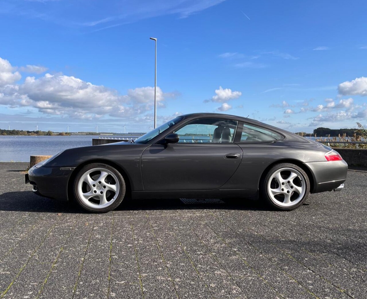 Porsche 911 - 3.4 Coupé Carrera Porsche 911 Coupe Carrera 996 Grijs Schuifdak Porsche Dealer Onderhouden - AutoWereld.nl