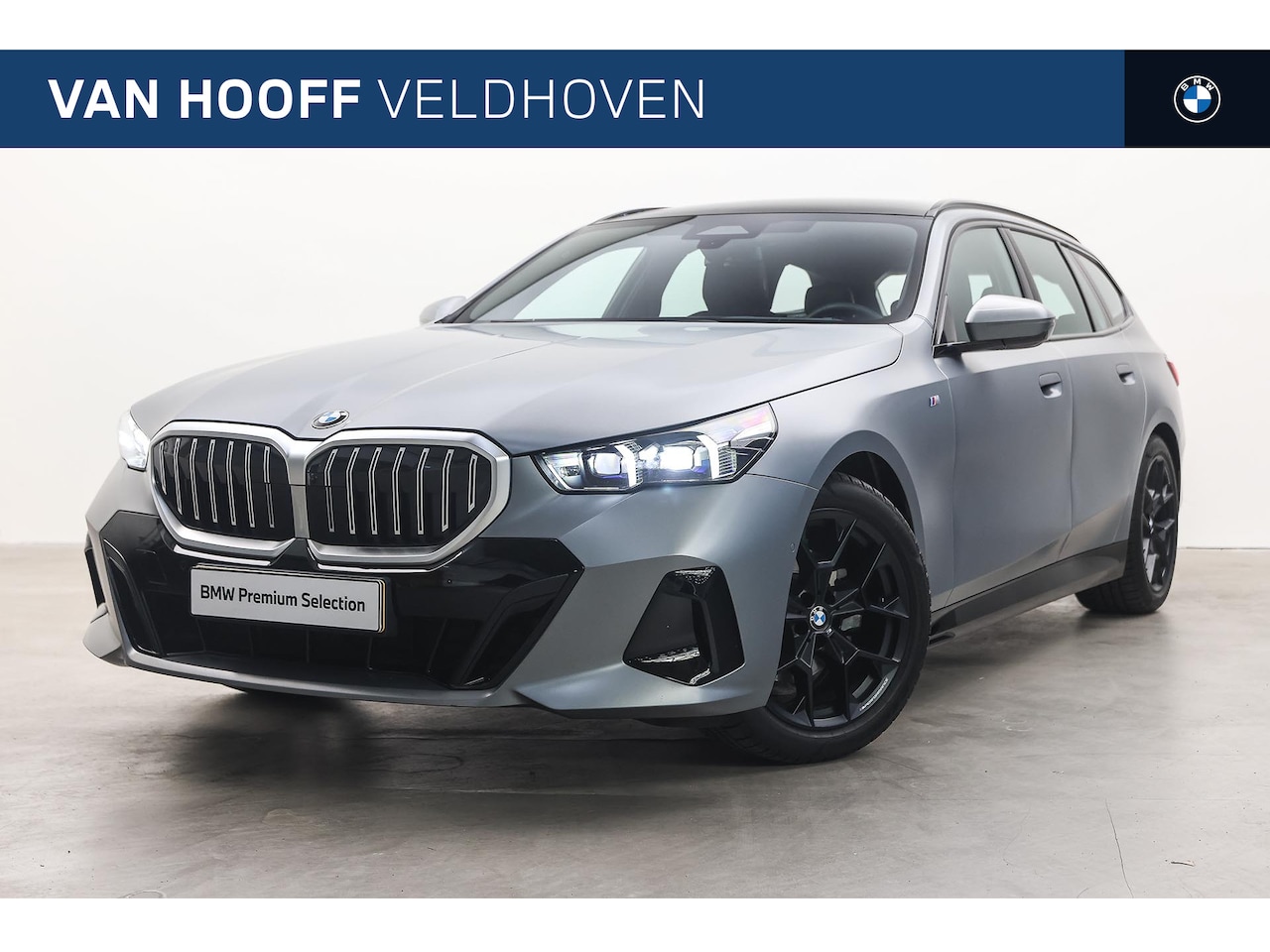 BMW 5-serie Touring - 520i High Executive M Sport Automaat / Panoramadak / Trekhaak / Comfort Access / Adaptieve - AutoWereld.nl