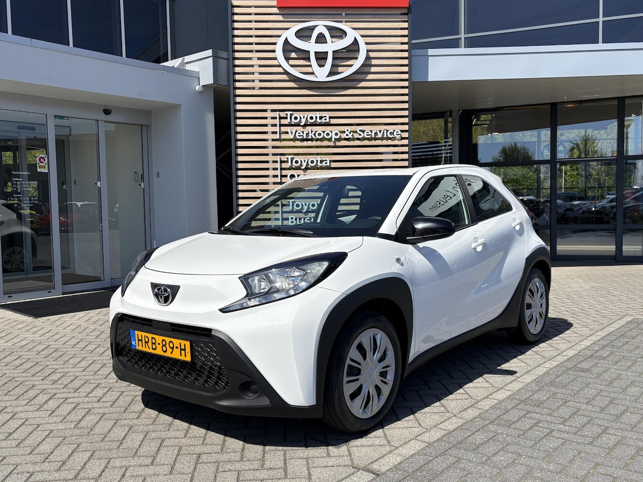 Toyota Aygo X - PLAY 5-DEURS PLAY 5-DEURS 1e EIGENAAR NL-AUTO CAMERA LED APPLE/ANDROID AIRCO ADAP. CRUISE - AutoWereld.nl