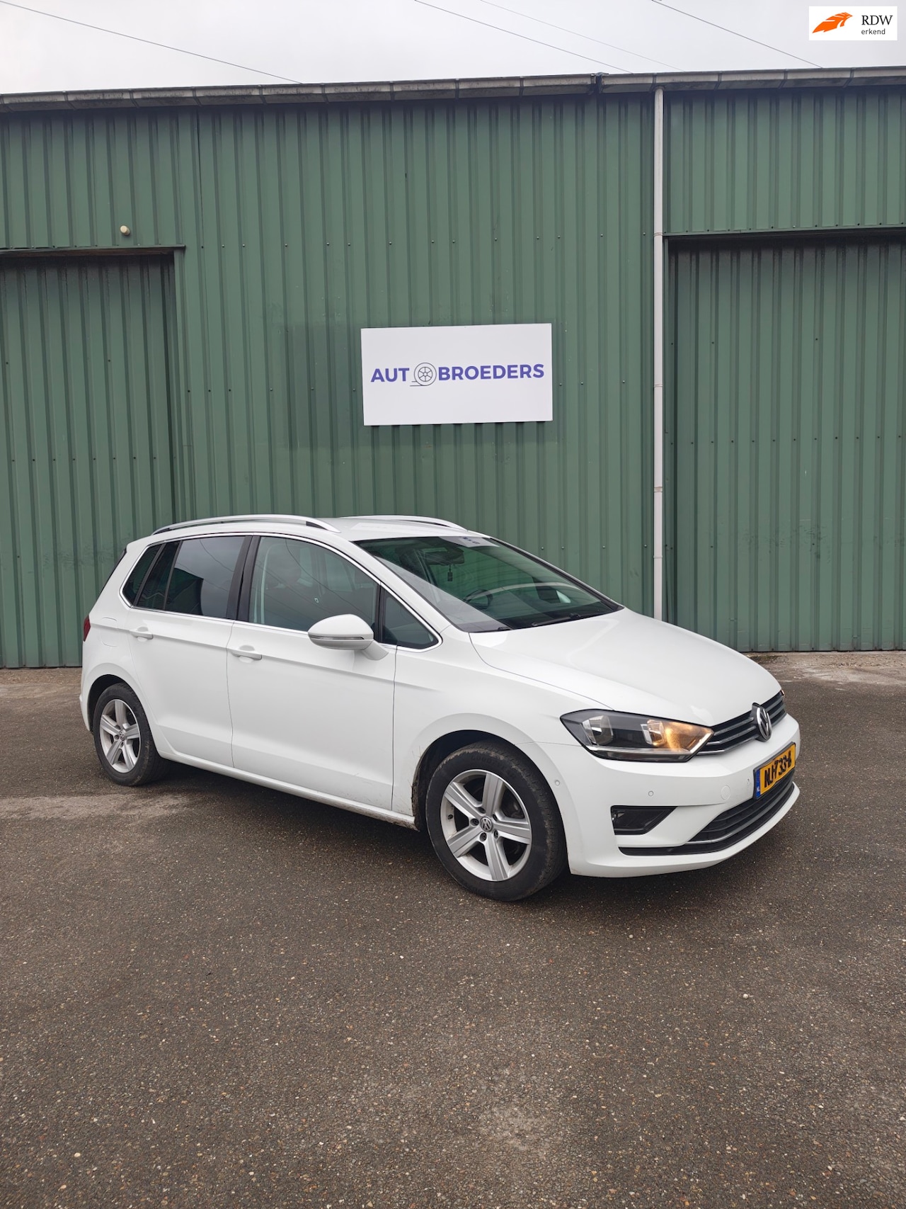 Volkswagen Golf Sportsvan - 1.2 TSI Connected Series GOED ONDERHOUDEN - MASSAGE STOELEN - PARKEERSENSOREN - AutoWereld.nl