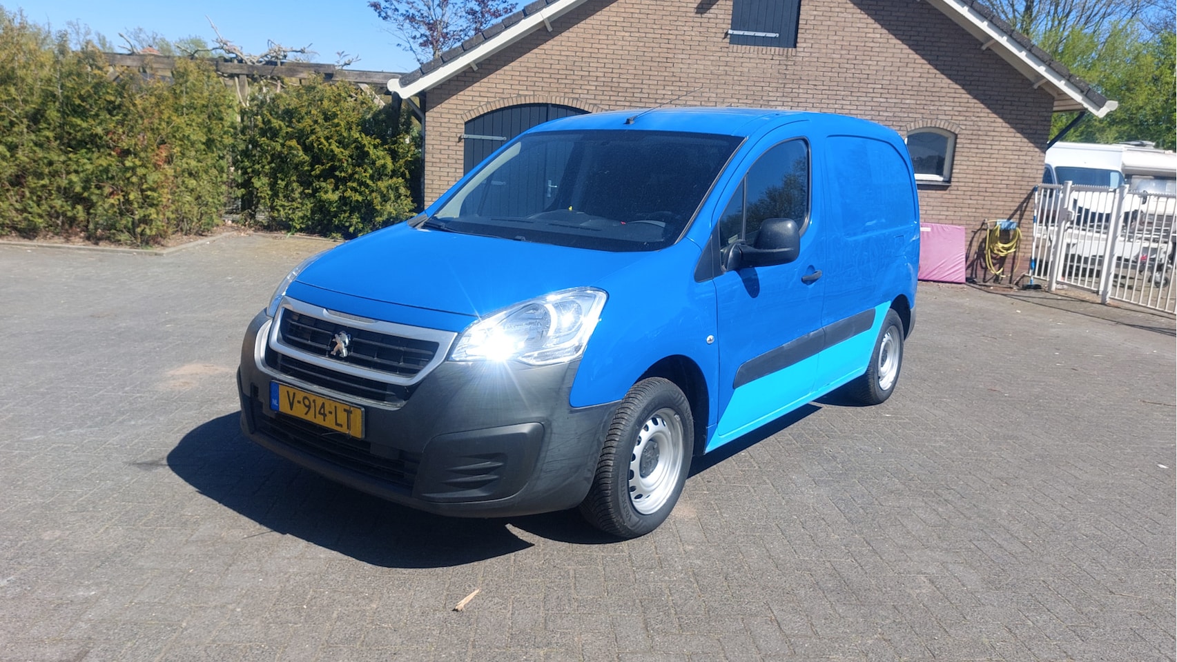 Peugeot Partner - 120 1.6 BlueHDi 75 L1 Premium AIRCO BJ 2018 - AutoWereld.nl