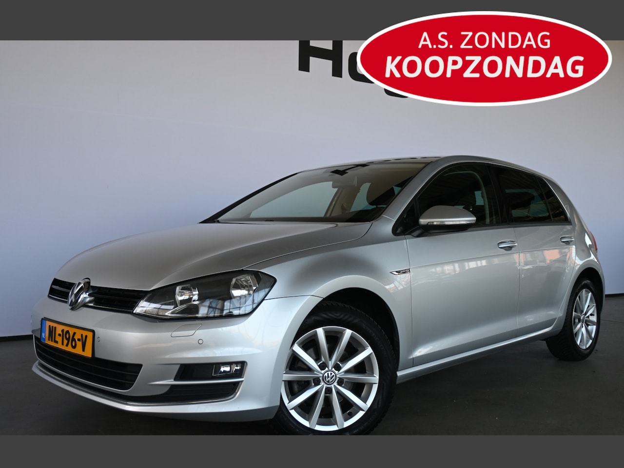Volkswagen Golf - 1.2 TSI Clima Cruise Control Navigatie Stoelverwarming Goed Onderhouden! Inruil Mogelijk! - AutoWereld.nl