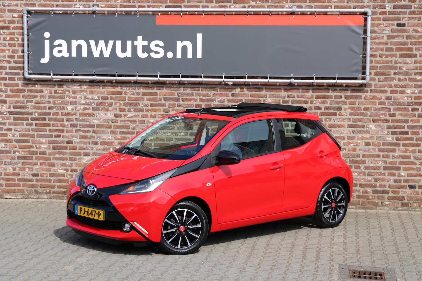 Toyota Aygo - 1.0 VVT-i X-Wave X-Shift Automaat - AutoWereld.nl