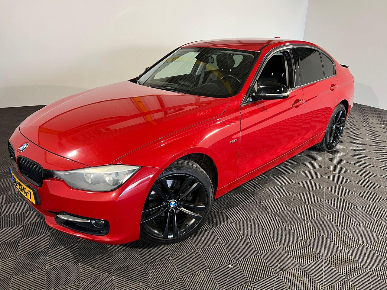 BMW 3-serie - 320i Executive Sedan BMW 3-serie 320i Executive - AutoWereld.nl