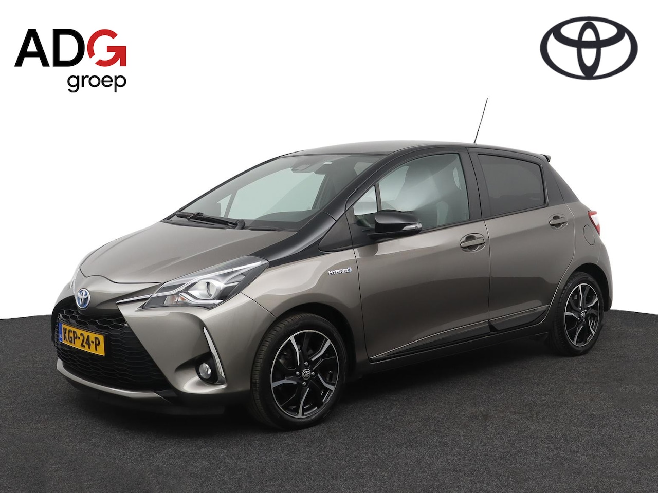 Toyota Yaris - 1.5 Hybrid Bi-Tone | Cruise control | Climate control | Parkeercamera | - AutoWereld.nl