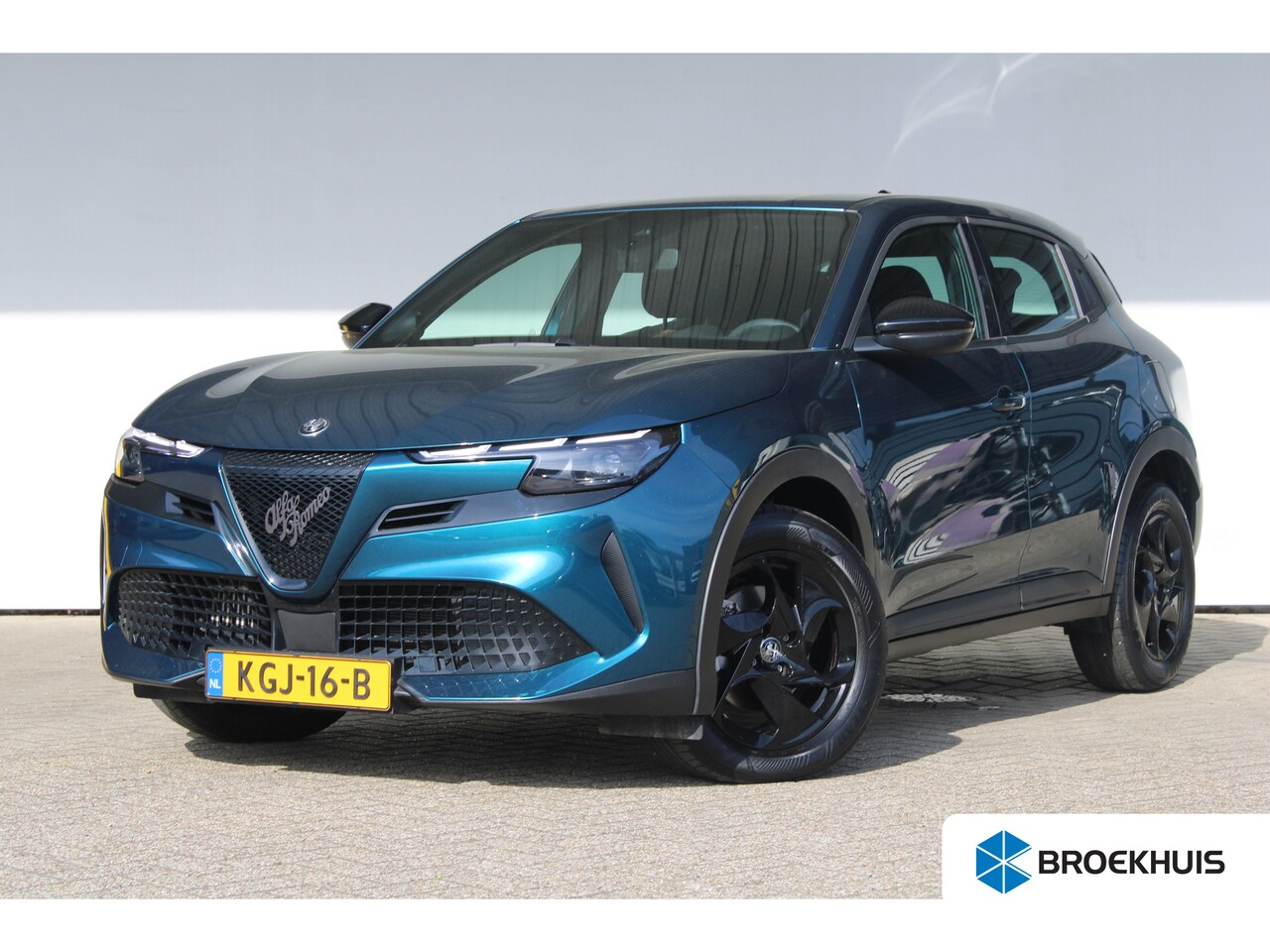 Alfa Romeo Junior - 1.2 Turbo Hybrid Ibrida | Adaptieve cruise control | Full-LED | Parkeersensoren achter | A - AutoWereld.nl