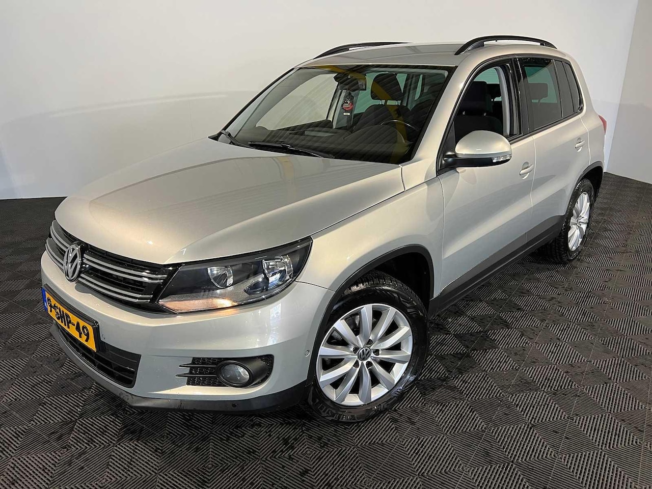 Volkswagen Tiguan - 1.4 TSI Comfort&Design Edition - AutoWereld.nl