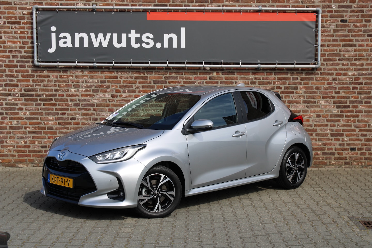 Toyota Yaris - 1.5 Hybrid 115 Dynamic + Comfort Pack - AutoWereld.nl
