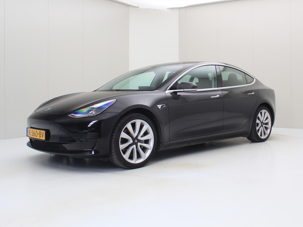 Tesla Model 3 - Standard RWD Plus [ LFP-ACCU+AUTOPILOT+19 INCH+60 kWh+PREMIUM AUDIO ] - AutoWereld.nl