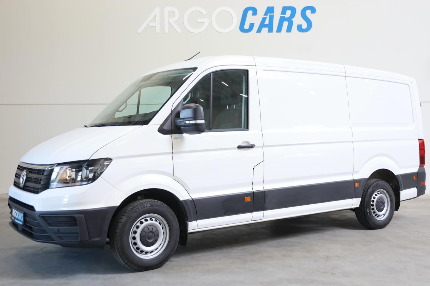 Volkswagen Crafter - 35 2.0 TDI L3/H2 140PK AUTOMAAT CAMERA PDC AIRCO NAVI BJ 24 TOPSTAAT ALS NIEUW LEASE V/A 1 - AutoWereld.nl