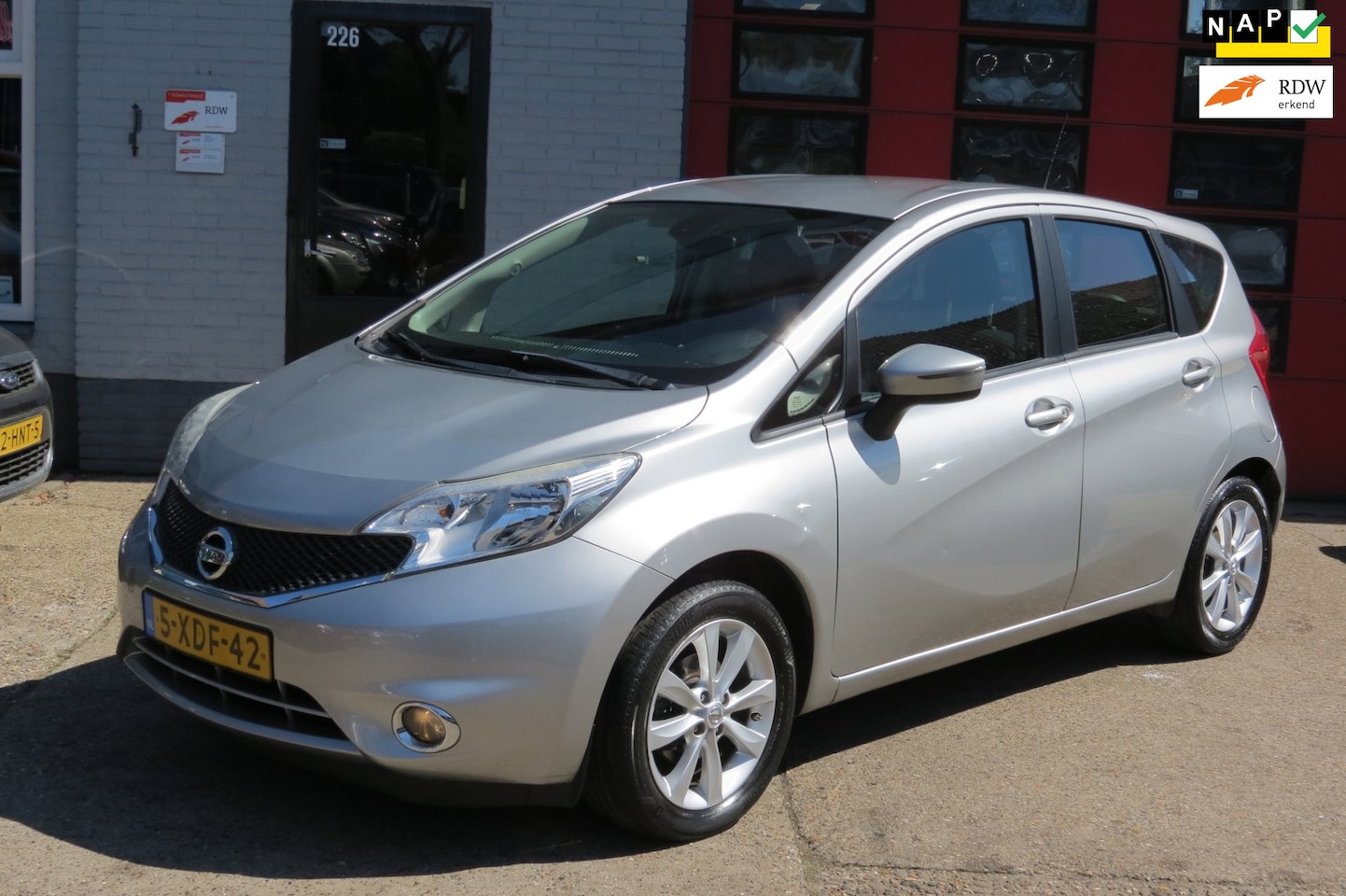 Nissan Note - 1.2 DIG-S Connect Edition 1.2 DIG-S Connect Edition , Navi , Parkeers sensor ,Dealer onderh - AutoWereld.nl