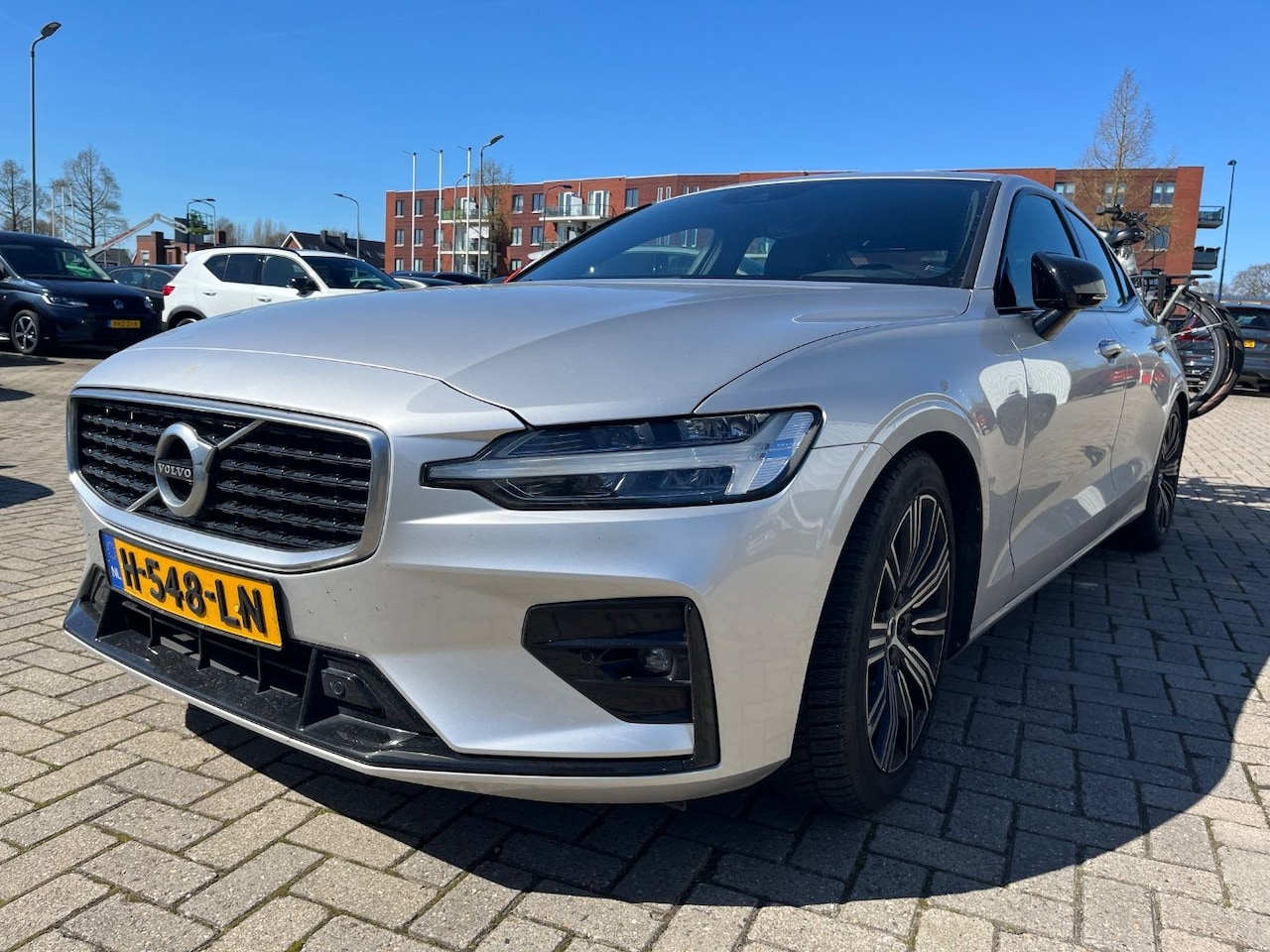 Volvo S60 - 2.0 T4 R-Design | NL-AUTO! | PANODAK | ELEKTR. STOEL INCL. MEMORY | ELEKTR. TREKHAAK | STO - AutoWereld.nl