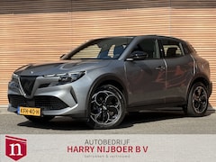 Alfa Romeo Junior - Elettrica 54 kWh Clima / Cruise / Lm velg / Carplay