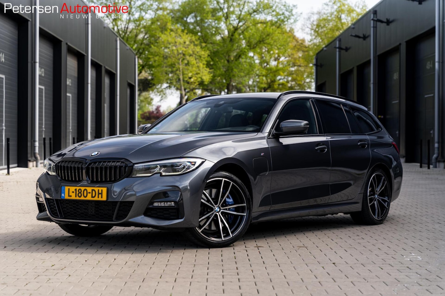 BMW 3-serie Touring - 330e High Executive 330e High Executive - AutoWereld.nl