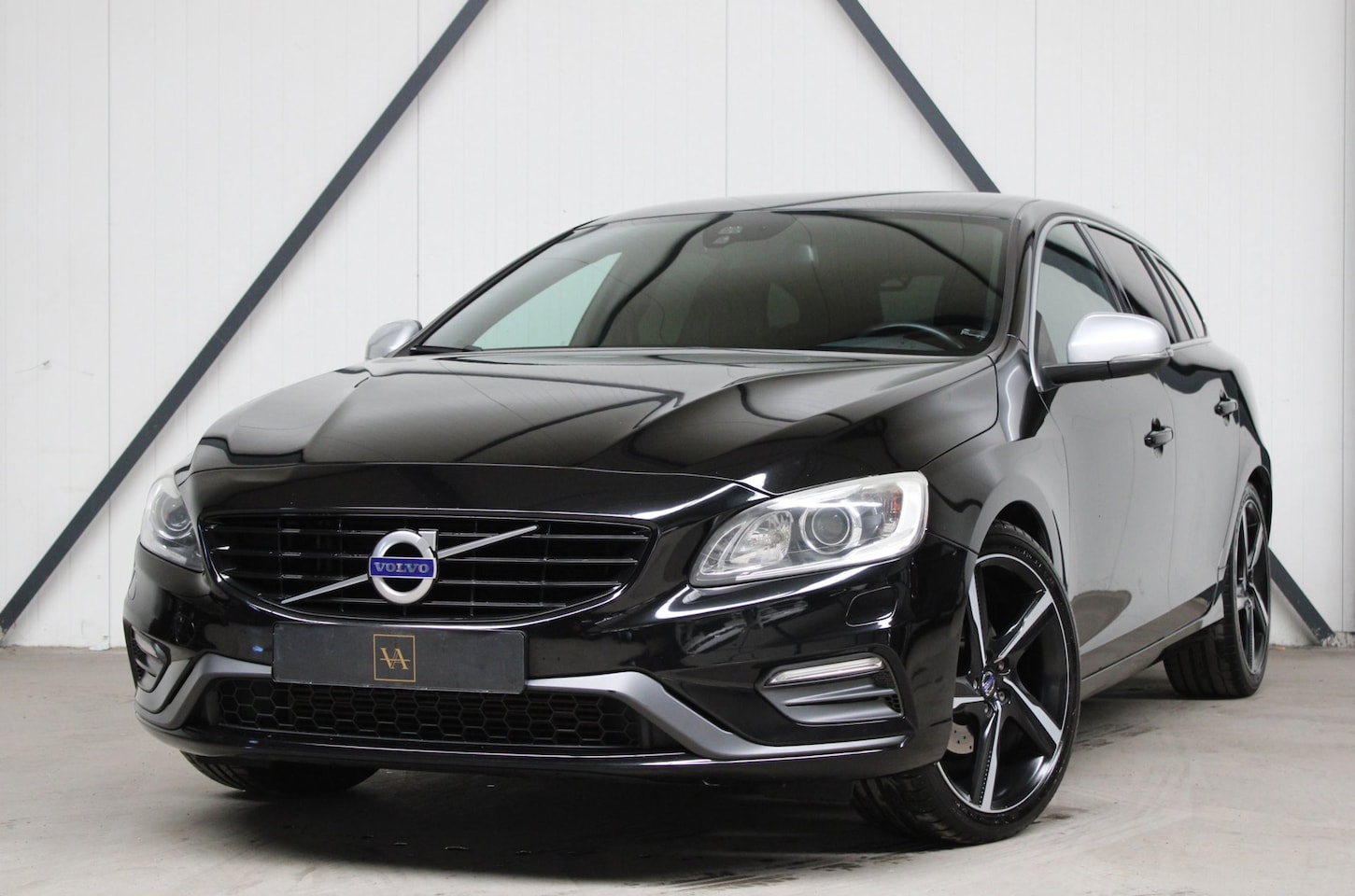 Volvo V60 - 2.0 T5 R-Design l 245 PK l Harman Kardon l Xenon - AutoWereld.nl