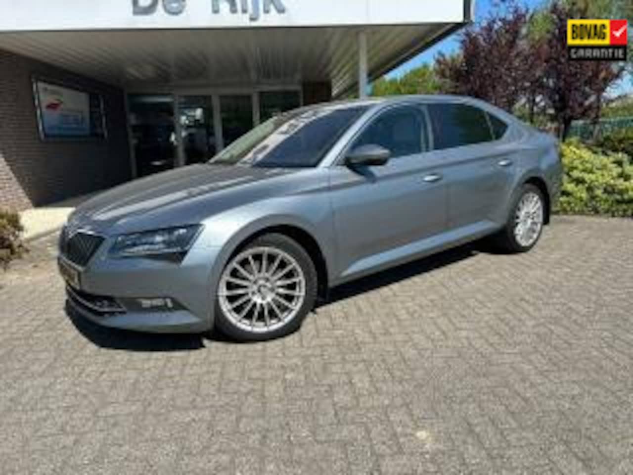 Skoda Superb - 1.8 TSI Style Business 1.8 TSI Style Business,Leer, camera, keyless go - AutoWereld.nl