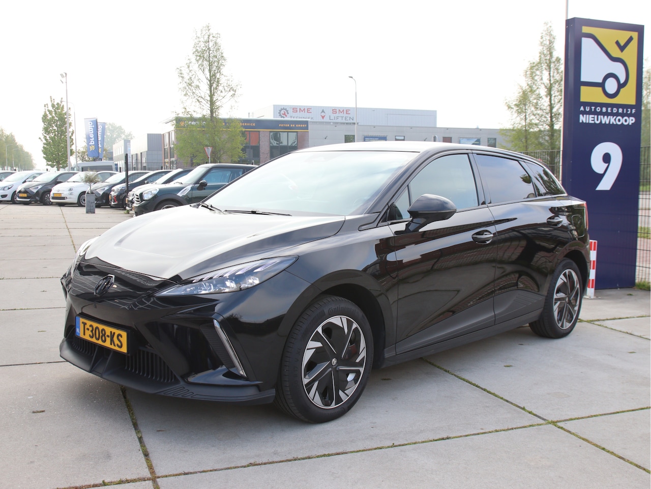 MG MG4 Electric - Luxury 64 kWh 360 Camera, Carplay, Keyless, BLIS Prijspakker! - AutoWereld.nl