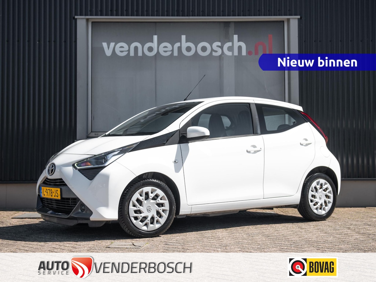 Toyota Aygo - 1.0 VVT-i x-play 72pk | Apple CarPlay | Camera | Airco - AutoWereld.nl