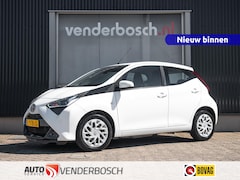 Toyota Aygo - 1.0 VVT-i x-play 72pk | Apple CarPlay | Camera | Airco