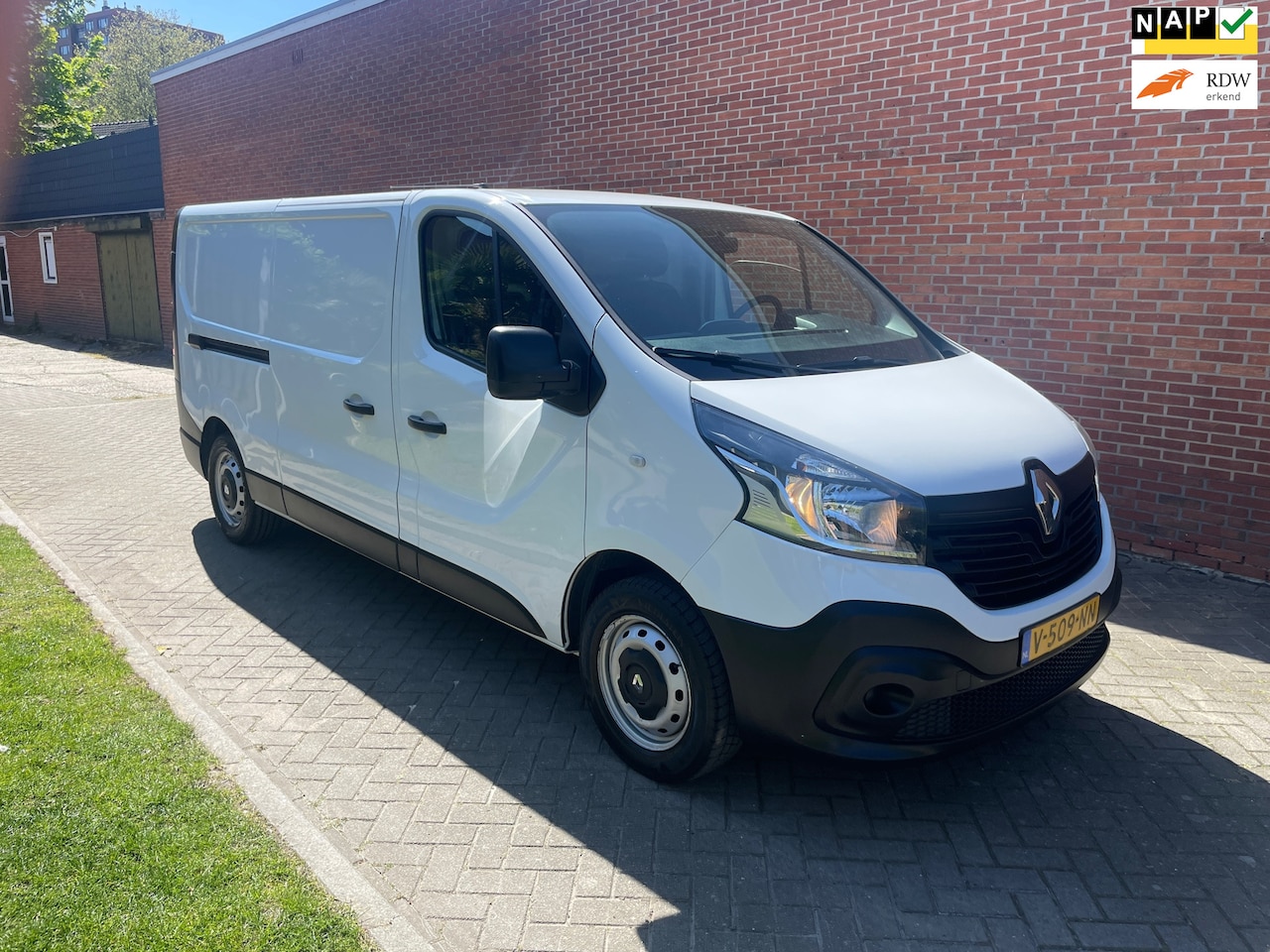 Renault Trafic - 1.6 dCi T29 L2H1 Comfort Navi Cruise - AutoWereld.nl