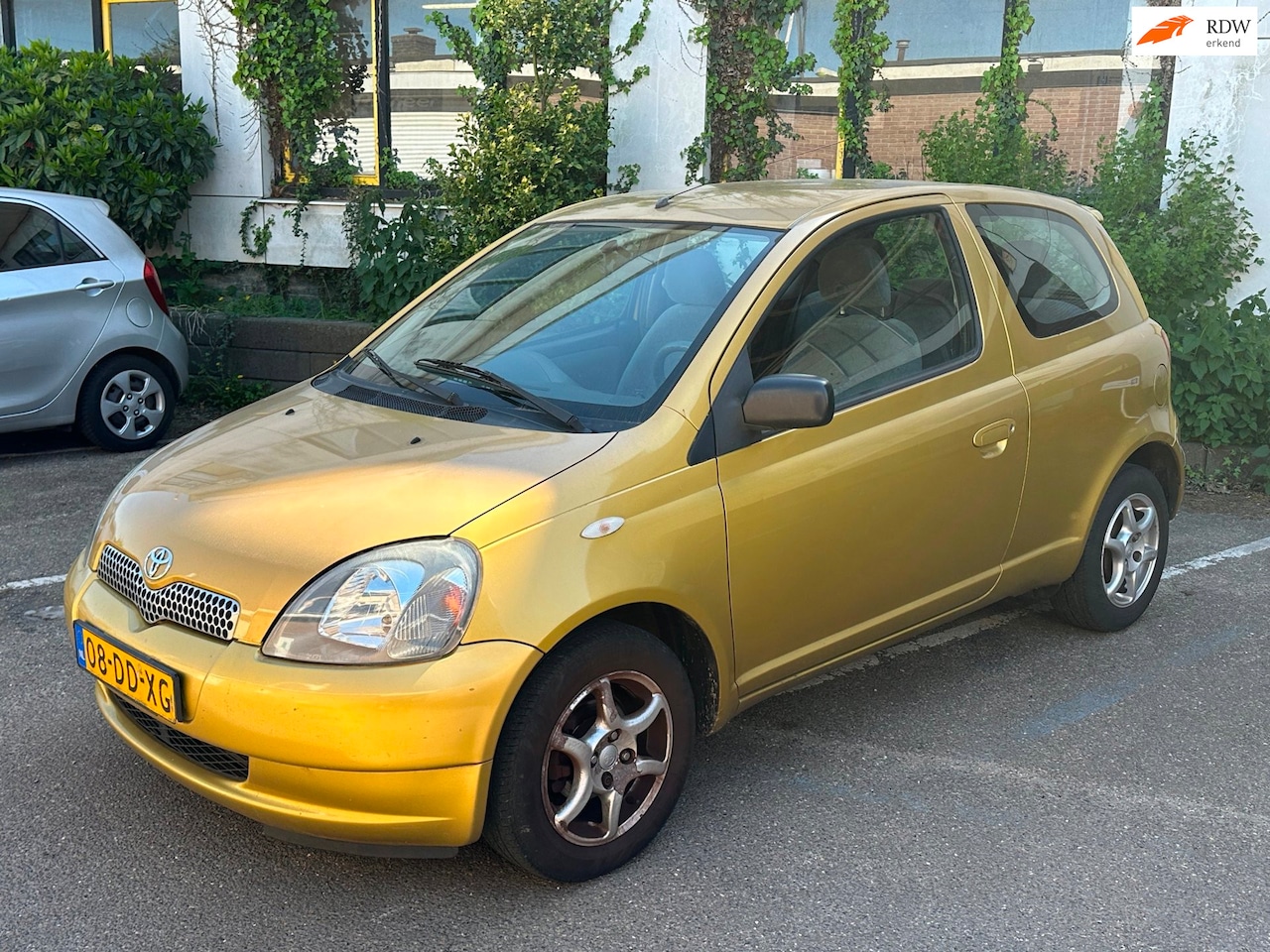 Toyota Yaris - 1.0-16V VVT-i Sol 1.0-16V VVT-i Sol - AutoWereld.nl