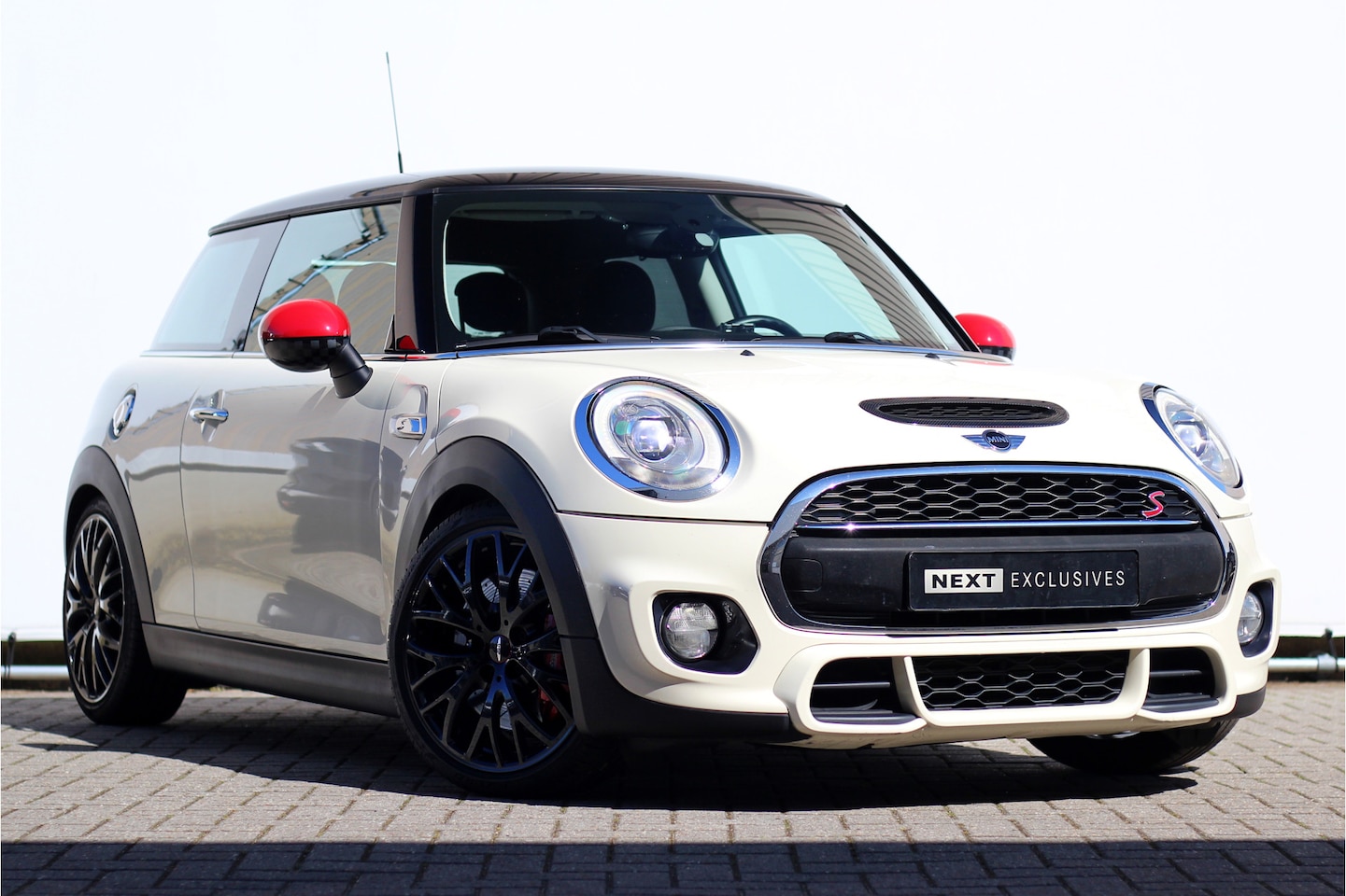 MINI Cooper S - Mini 2.0 Pepper | Remus | 19" | Blue | Navi - AutoWereld.nl