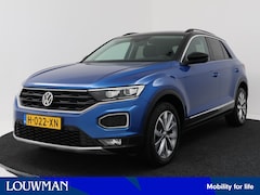 Volkswagen T-Roc - 1.5 TSI Style | Trekhaak | Apple Carplay/Android Auto | 17"LM Velgen | Nederlandse Auto |