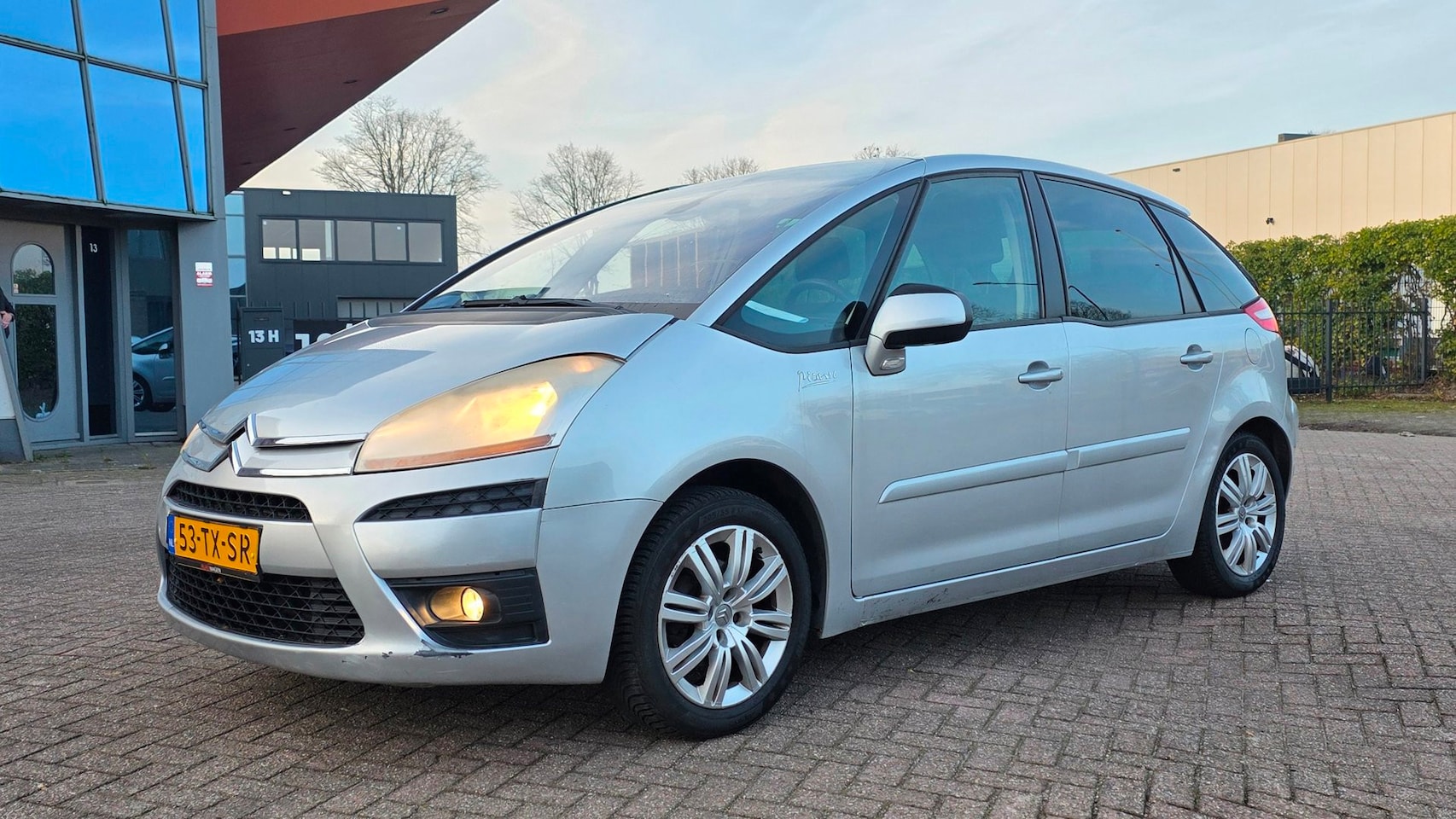 Citroën C4 Picasso - 1.8-16V Ambiance 5p. PANO*TREKHAAK*PDC*CRUISE*CLIMA*LMV 17 - AutoWereld.nl