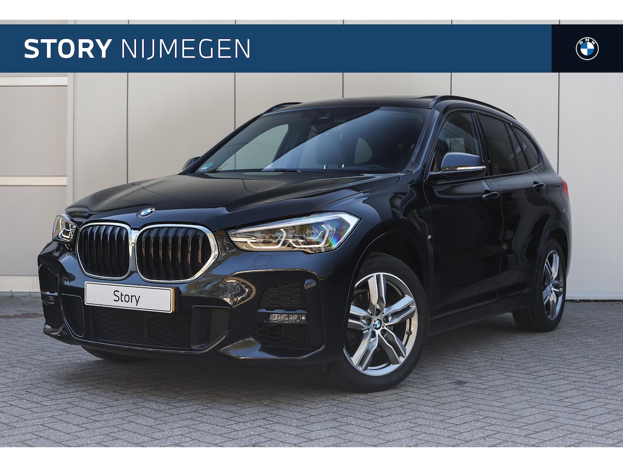 BMW X1 - sDrive18i High Executive M Sport Automaat / Panoramadak / Sportstoelen / LED / M Sportonde - AutoWereld.nl