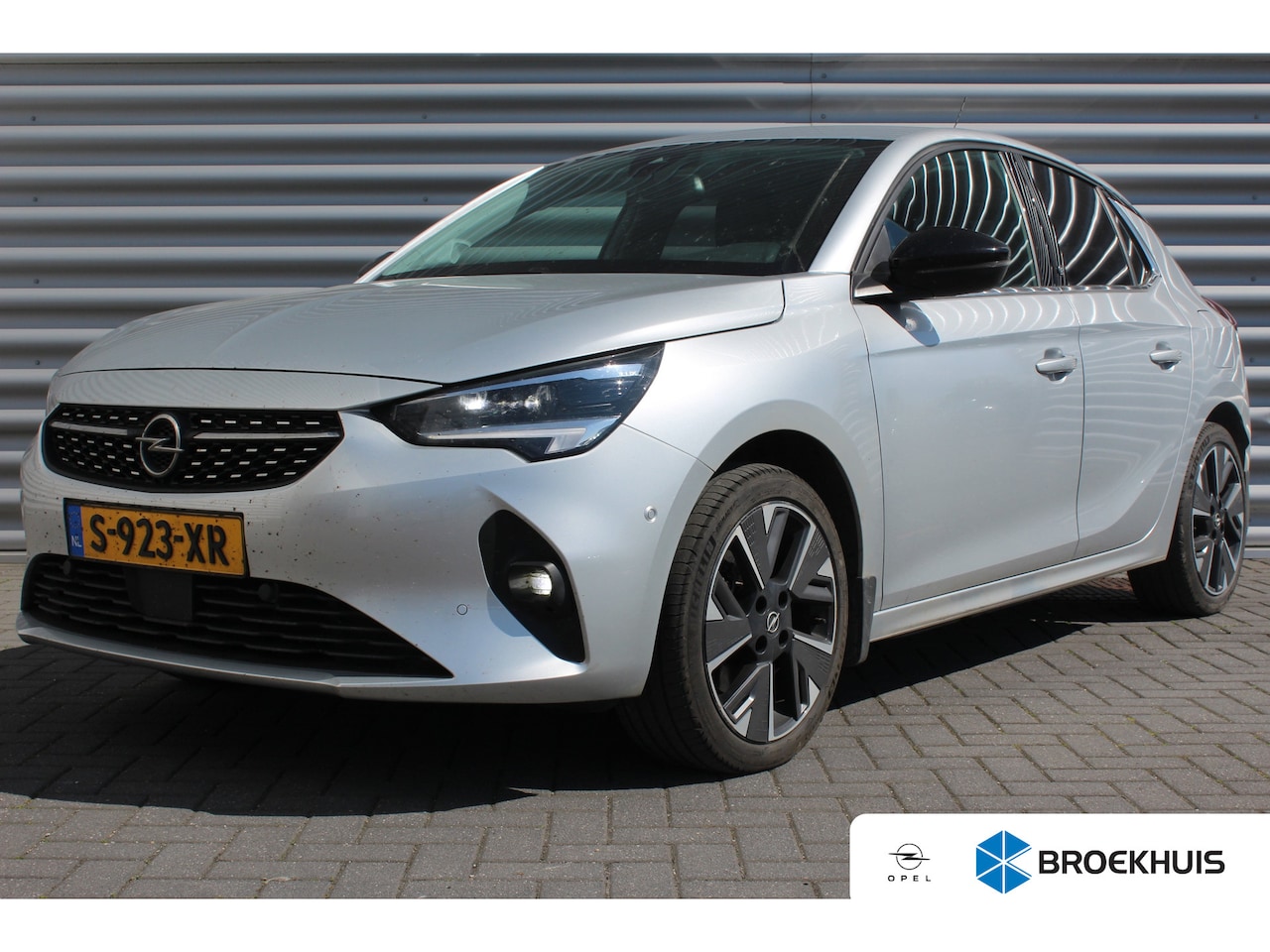 Opel Corsa-e - 50KWH 136PK ELEGANCE LEVEL 3 AUTOMAAT / NAVI / CLIMA / LED / PDC / 17" LMV / CAMERA / KEYL - AutoWereld.nl