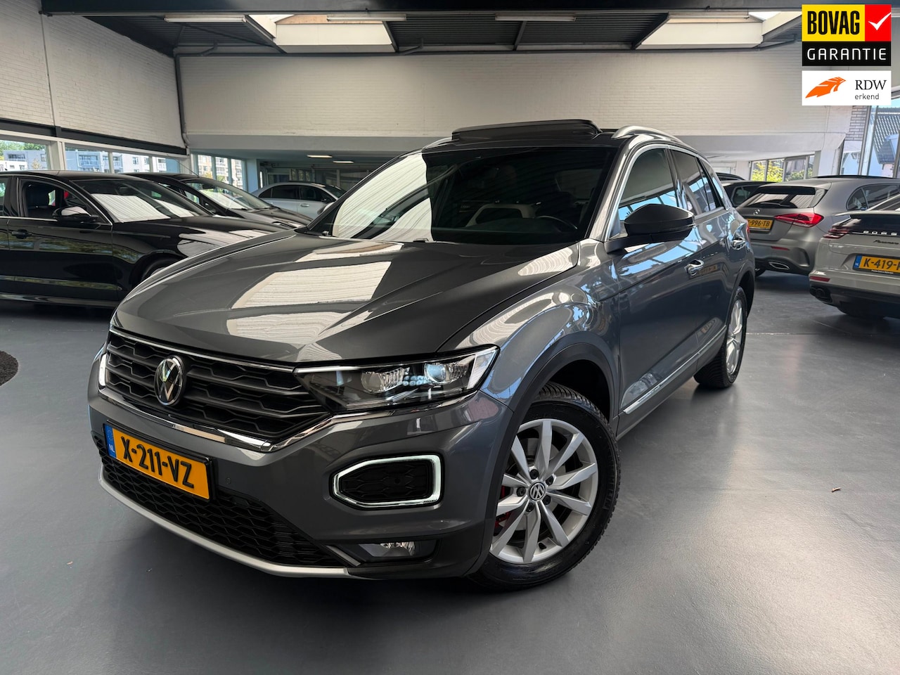 Volkswagen T-Roc - 2.0 TSI 4Motion Sport Business R | Panoramadak | R-Line | - AutoWereld.nl