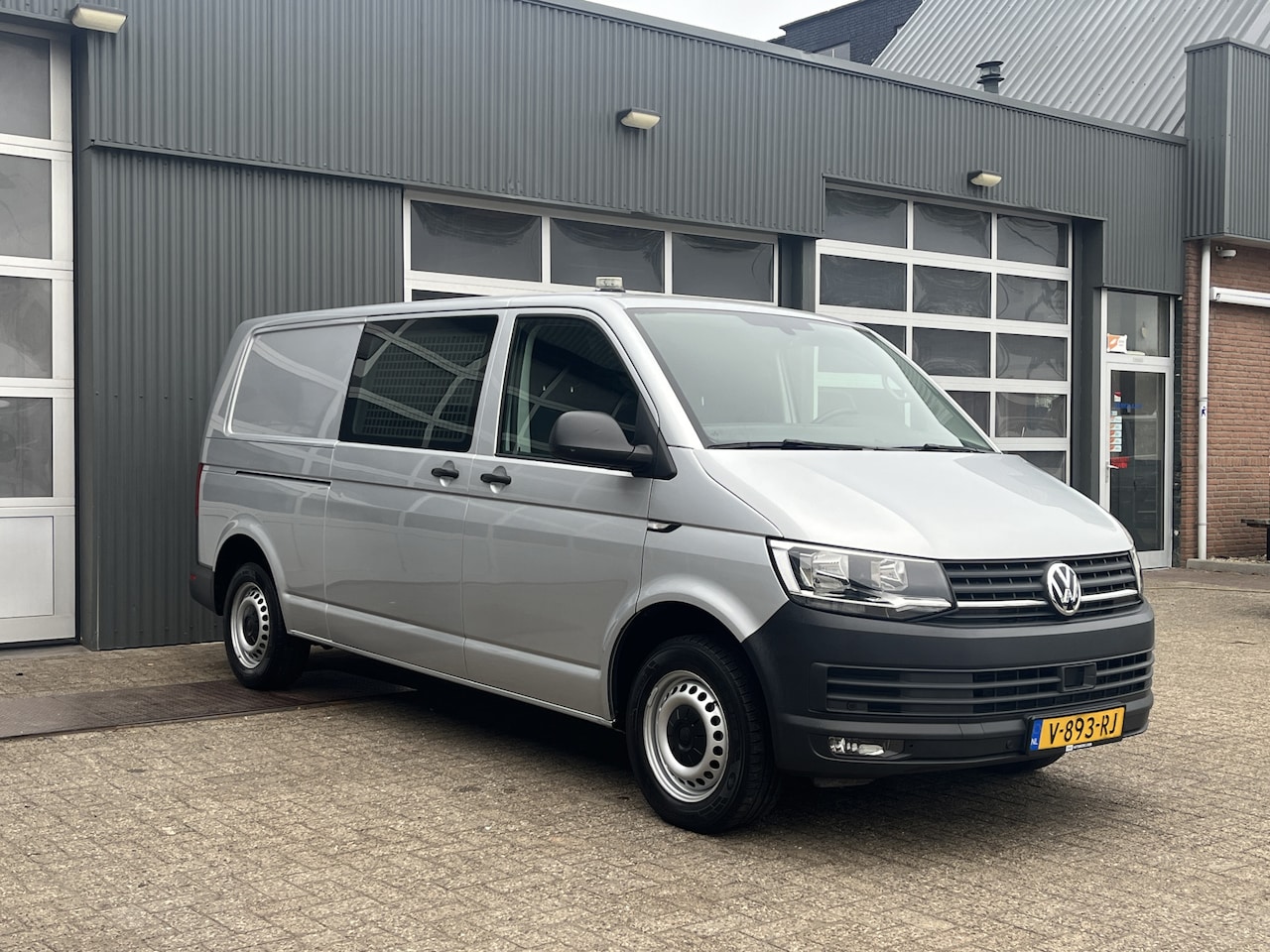 Volkswagen Transporter - 2.0 TSI L2H1 Benzine / CNG Dubbele Schuifdeur Airco Cruise controle Bpm vrij Trekhaak Klep - AutoWereld.nl