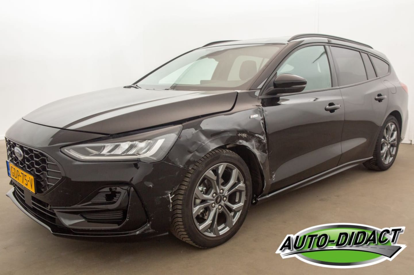 Ford Focus - 1.0 EcoBoost Hybrid Clima Navi 59.290 km NAP ST Line - AutoWereld.nl