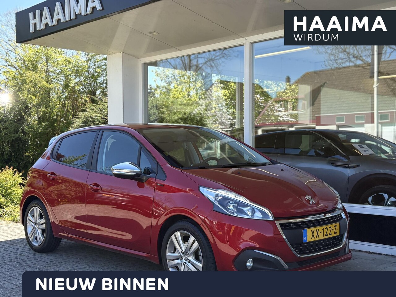 Peugeot 208 - 1.2I 82pk Signature | Trekhaak | Navigatie | Cruise Control | Parkeersensoren | Apple Carp - AutoWereld.nl