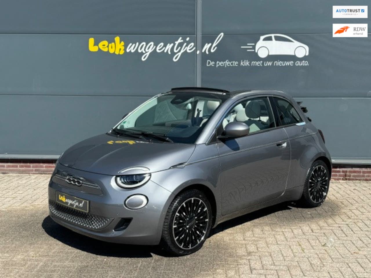Fiat 500 C - E La Prima 42 kWh Cabrio *full options *leder etc - AutoWereld.nl
