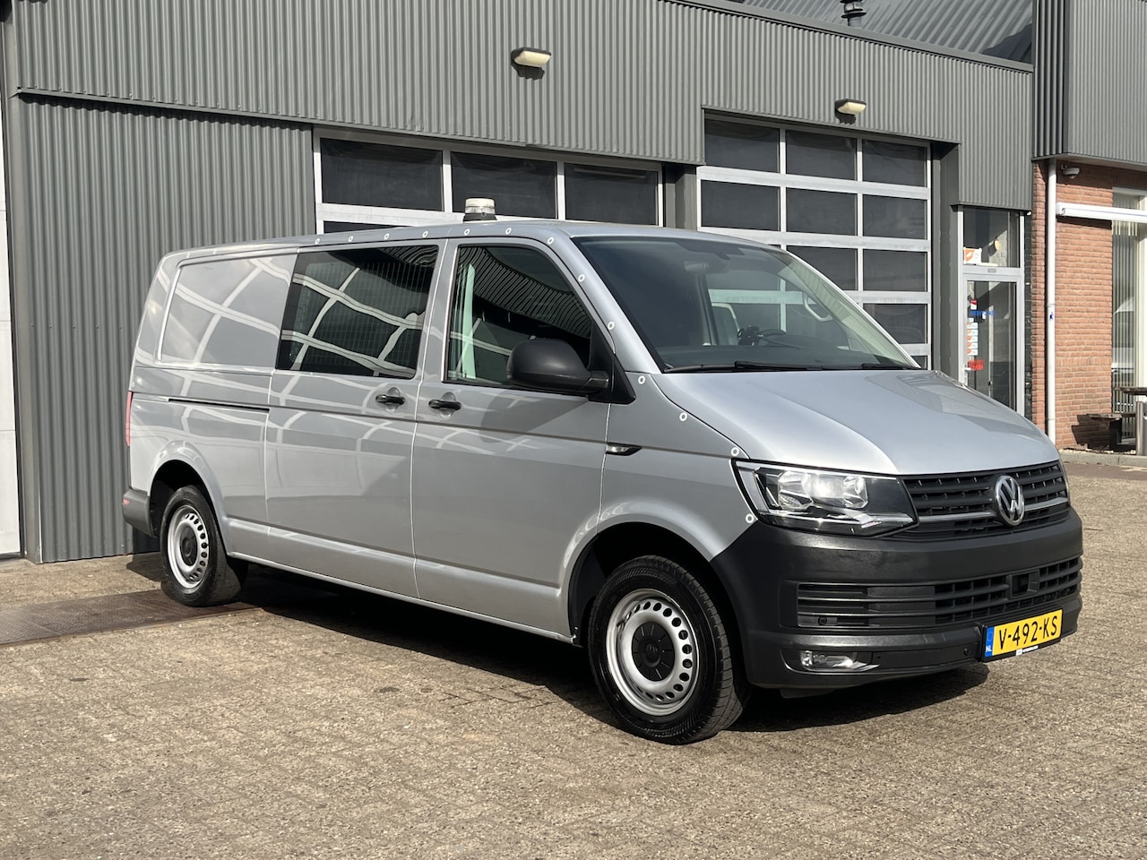 Volkswagen Transporter - 2.0 TSI L2H1 Benzine / CNG Dubbele Schuifdeur Airco Cruise controle Bpm vrij Trekhaak Klep - AutoWereld.nl