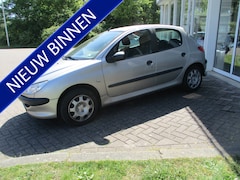 Peugeot 206 - 1.4 One-line Inruilkoopje