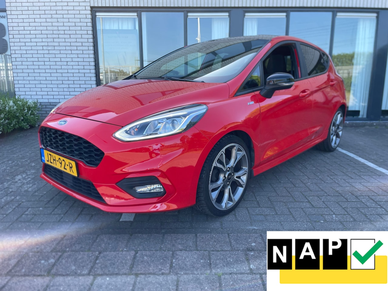 Ford Fiesta - 1.0 Eco Apple Play ST line Clima Cruis Lm Velgen - AutoWereld.nl