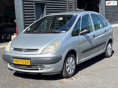 Citroën Xsara Picasso - 1.8i-16V Différence, trekhaak, airco