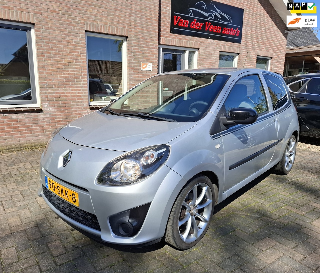 Renault Twingo - 1.2-16V Collection. Lange APK, lichtmetalen velgen, airco, 17 inch, elek. deurvergrendelin - AutoWereld.nl