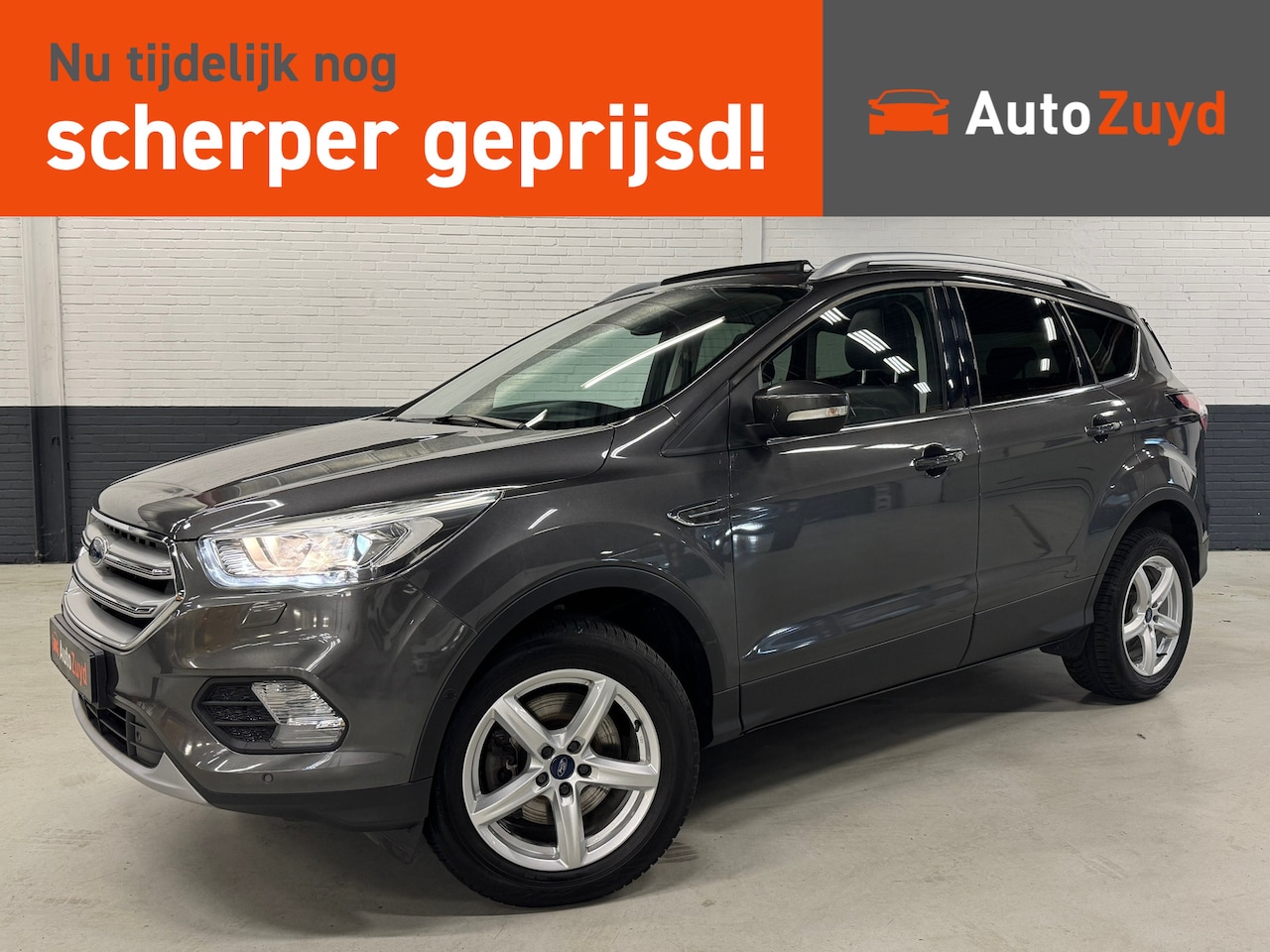 Ford Kuga - 1.5 EcoBoost Titanium Automaat / Navi / Carplay / Camera / Leder / Pano - AutoWereld.nl