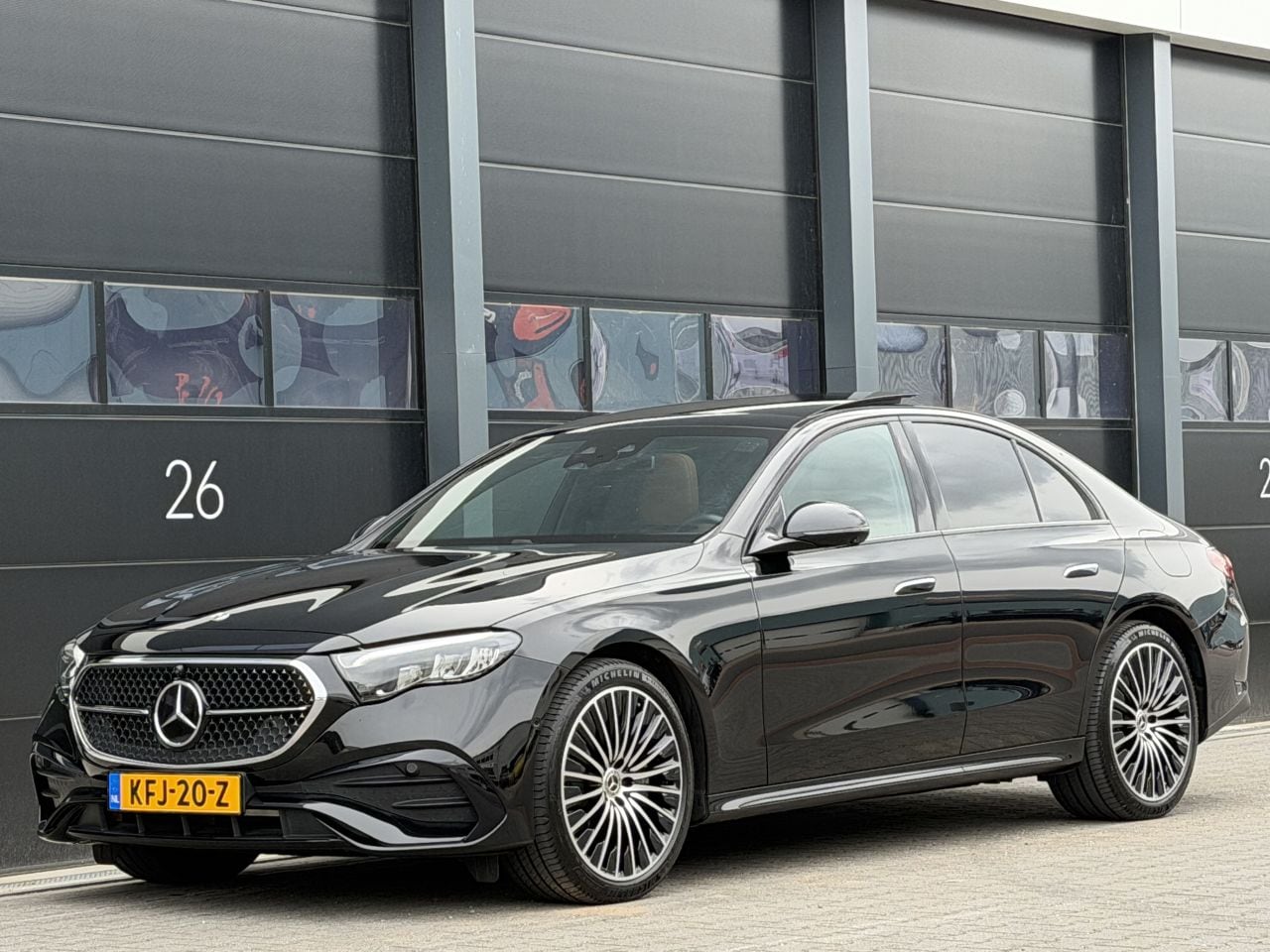 Mercedes-Benz E-klasse - 300e AMG Head-Up Hyperscreen 360 camera - AutoWereld.nl