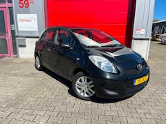 Toyota Yaris - 1.3 VVTi 101pk Aspiration / Airco / Trekhaak / 15" LM velgen / Centrale vergrendeling. / E