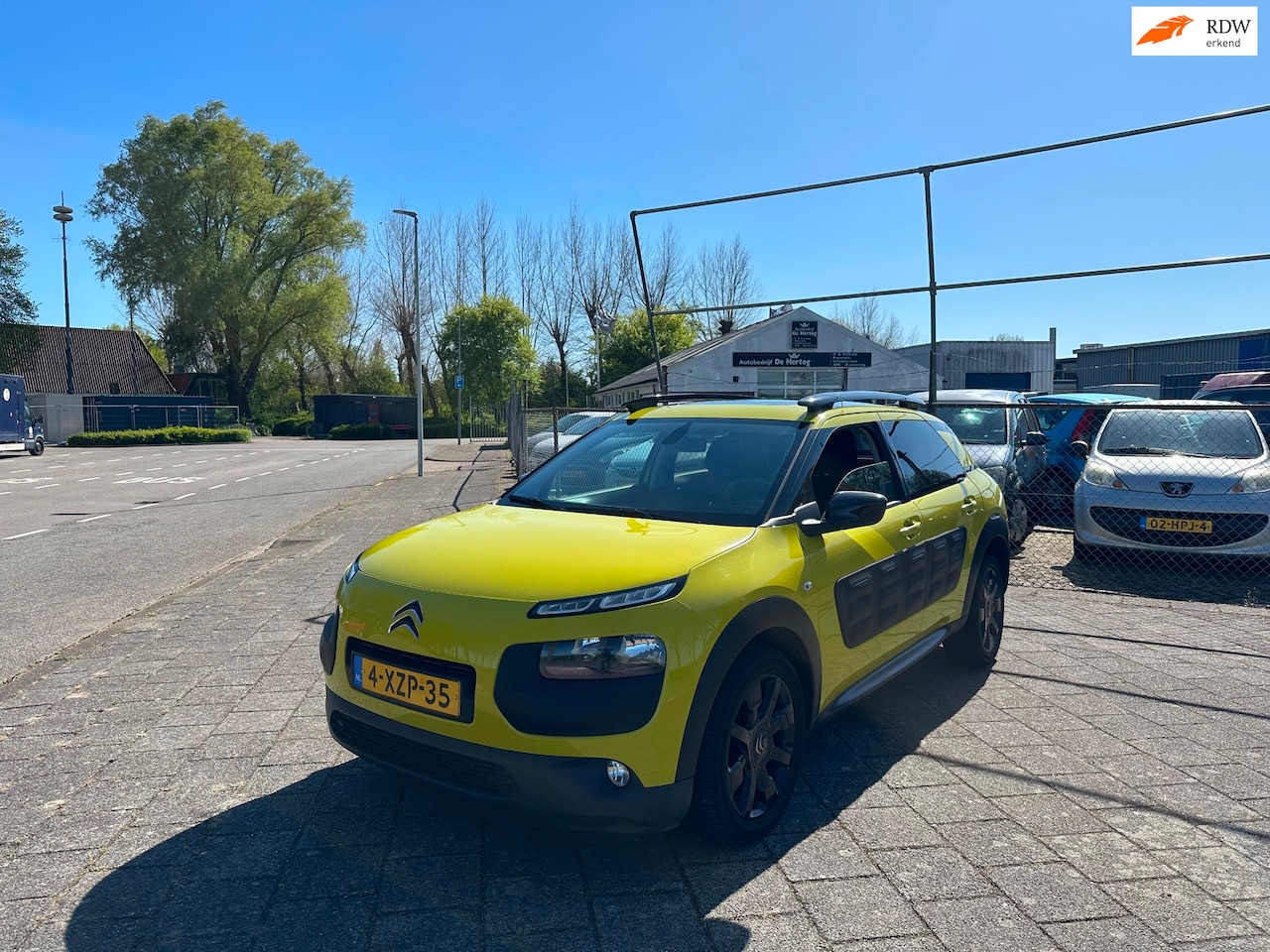 Citroën C4 Cactus - 1.2 e-VTi Shine Automaat Airco PDC Camera Volle onderhoud - AutoWereld.nl
