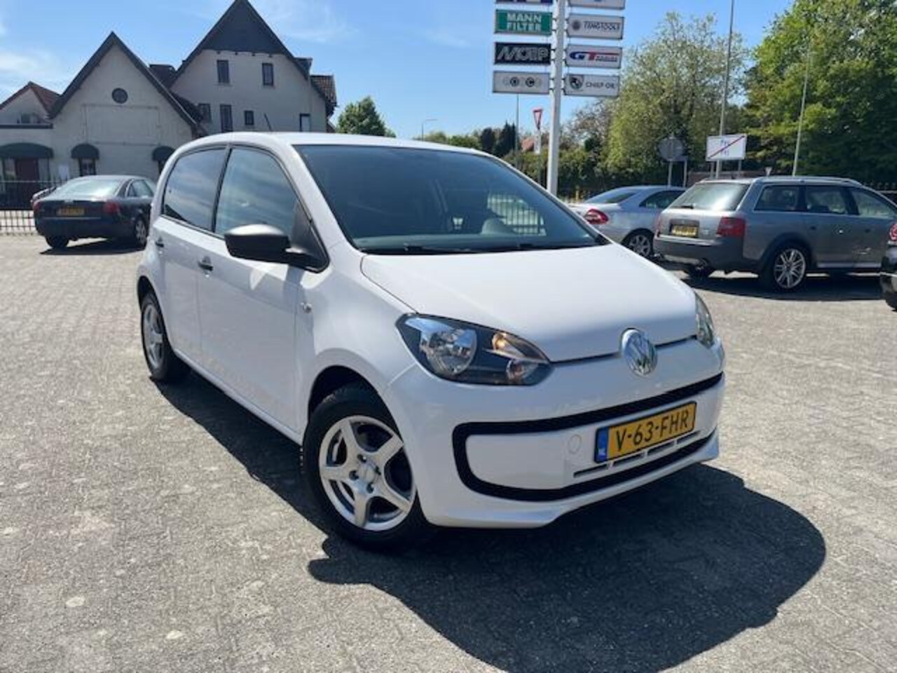 Volkswagen Up! - 1.0 load up! airco rijklaar apk tot 5-2027
