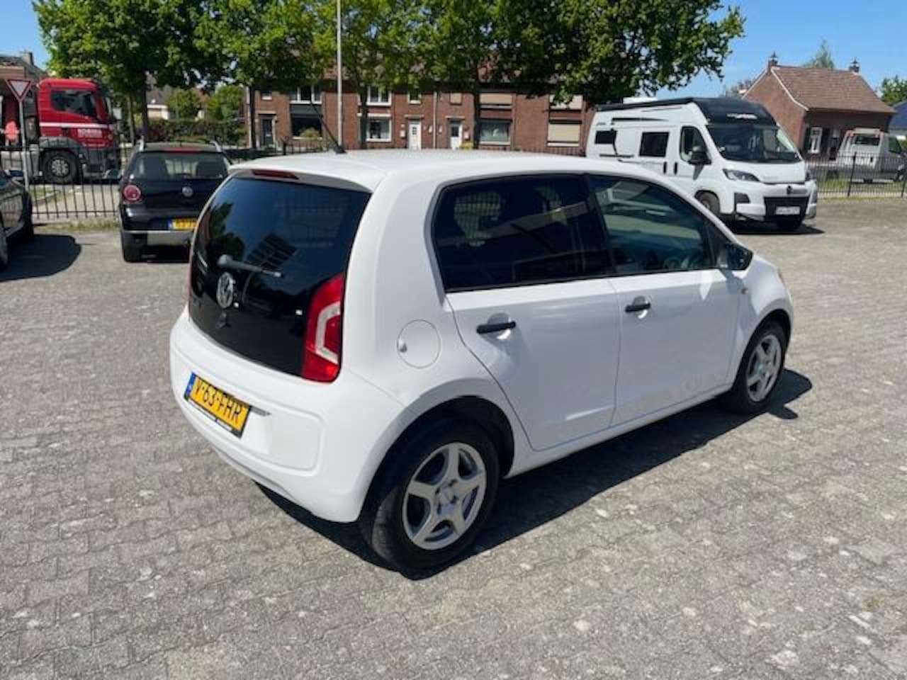 Volkswagen Up! - 1.0 load up! airco rijklaar apk tot 5-2027